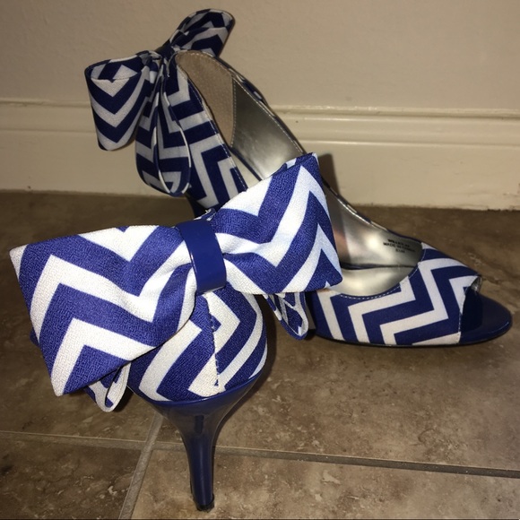 πHOST PICKπ Zigzag bow heels π - Picture 3 of 7